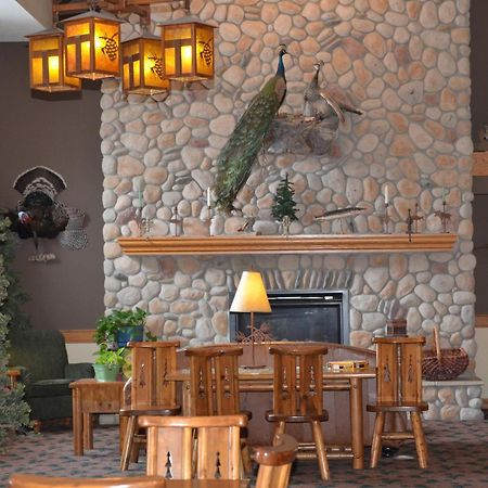 Boarders Inn And Suites By Cobblestone Hotels - Fayette Exterior foto