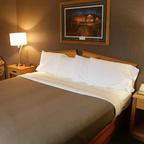 Boarders Inn And Suites By Cobblestone Hotels - Fayette Exterior foto