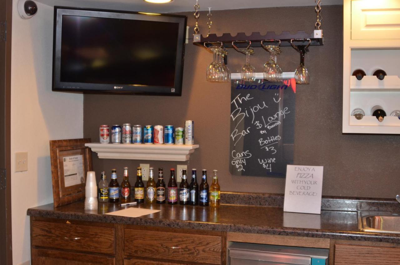 Boarders Inn And Suites By Cobblestone Hotels - Fayette Exterior foto